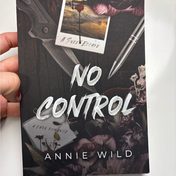 Other - No‎ Control: A Dark Romance (Unhinged Hitmen) Paperback book